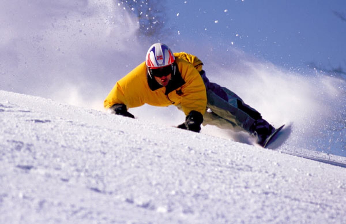 Snowboarder-at-Ski-Mont-Orford